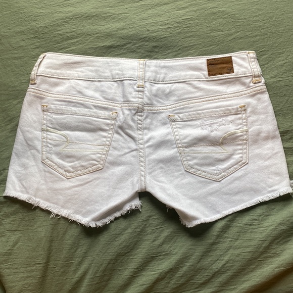 American Eagle Low Rise Distressed Shorts — Size 0!! - Picture 8 of 11